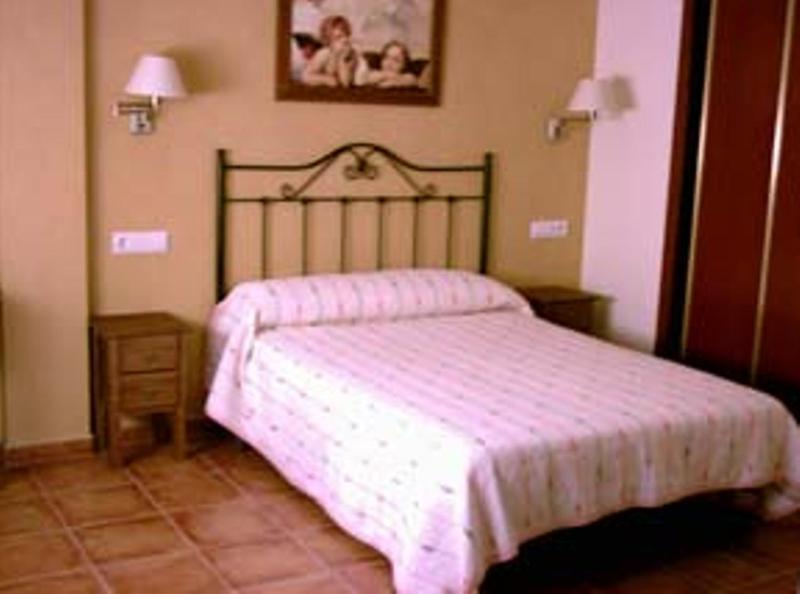 Hostal Las Sabinas Bujaraloz Habitación foto